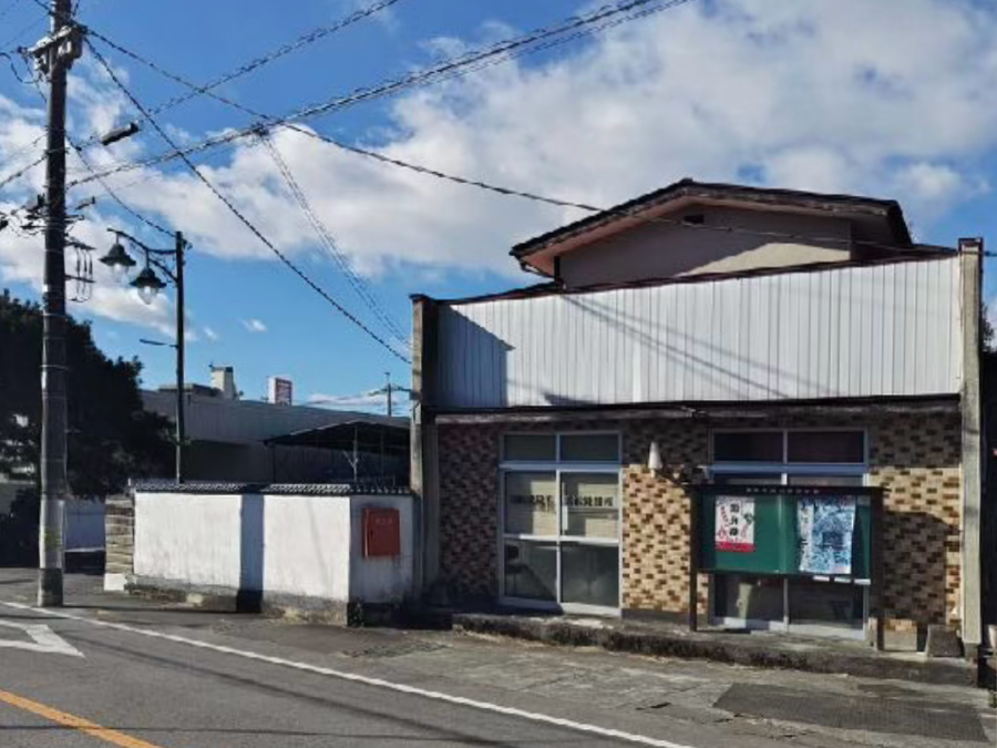 商店と住宅の名残がある木造物件